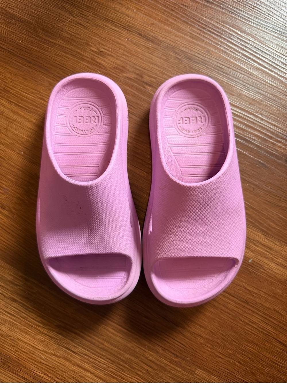 Kids Open-Toe Slide Sandals in purple